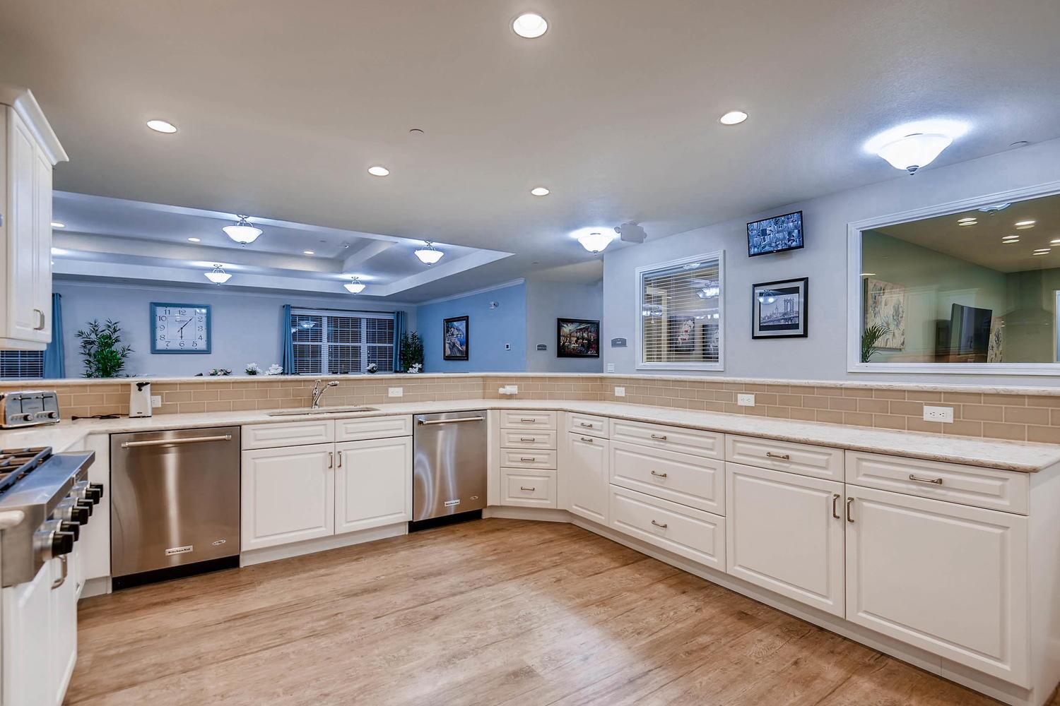 Rocky Mountain Assisted Living | Memory Care in Colorado | Lakewood Assisted Living | Wheat Ridge, Highlands Ranch, Centennial, Littleton/Lakewood, Thornton, Chestnut Hill assisted Living & Memory Care