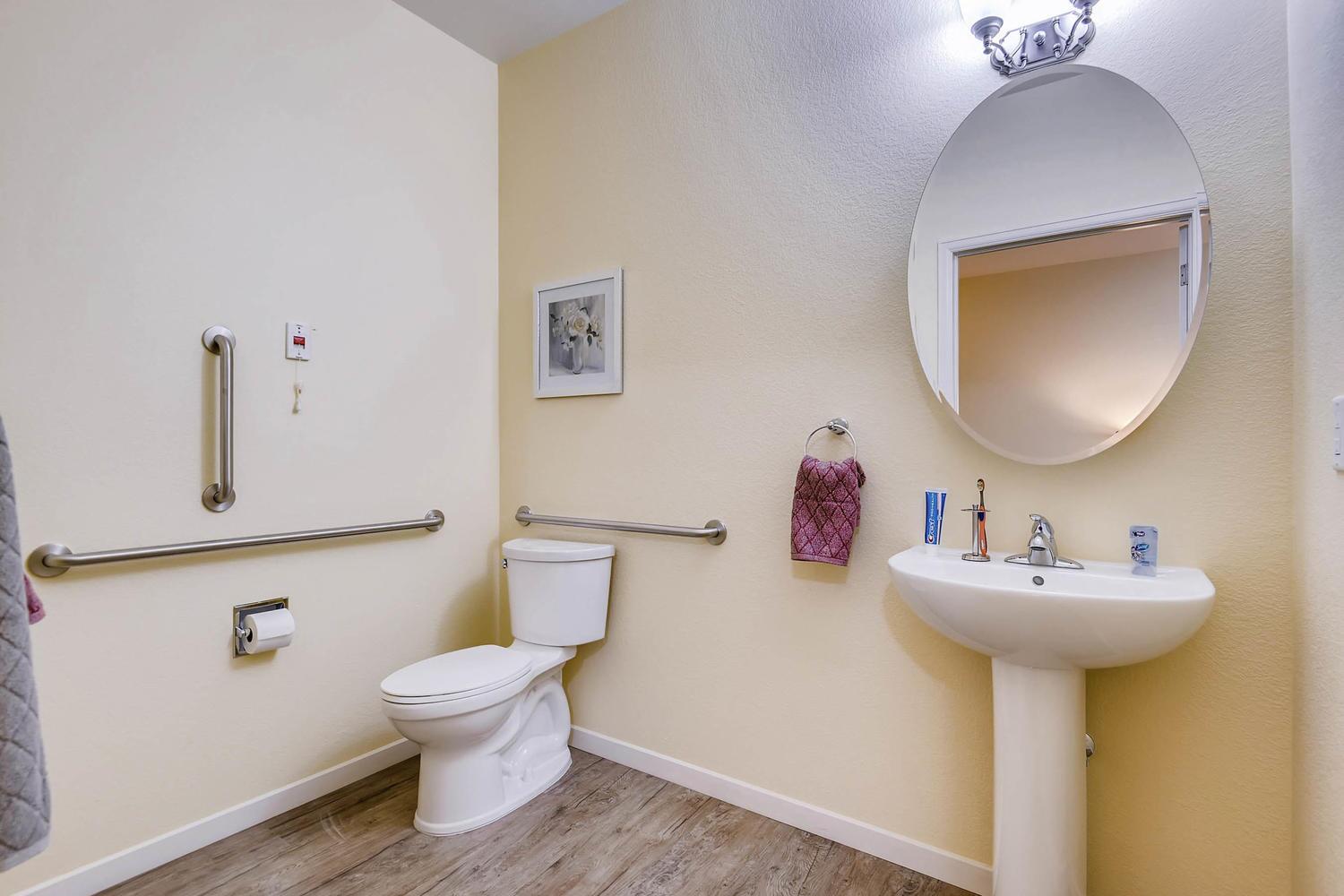 Rocky Mountain Assisted Living | Memory Care in Colorado | Lakewood Assisted Living | Wheat Ridge, Highlands Ranch, Centennial, Littleton/Lakewood, Thornton, Chestnut Hill assisted Living & Memory Care