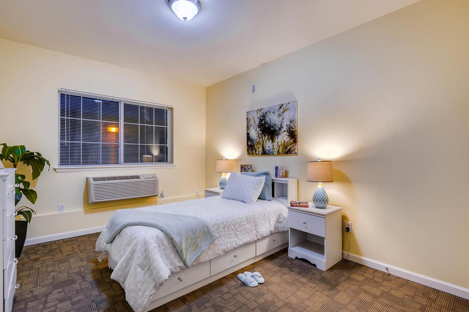 Rocky Mountain Assisted Living | Memory Care in Colorado | Lakewood Assisted Living | Wheat Ridge, Highlands Ranch, Centennial, Littleton/Lakewood, Thornton, Chestnut Hill assisted Living & Memory Care