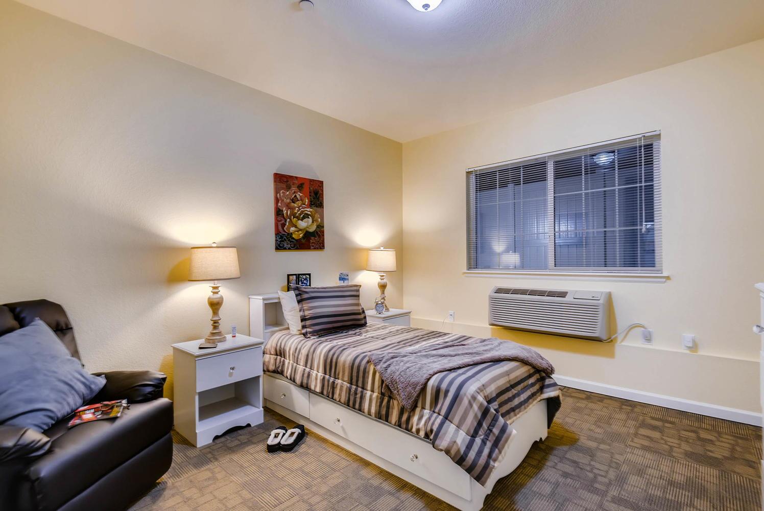 Rocky Mountain Assisted Living | Memory Care in Colorado | Lakewood Assisted Living | Wheat Ridge, Highlands Ranch, Centennial, Littleton/Lakewood, Thornton, Chestnut Hill assisted Living & Memory Care