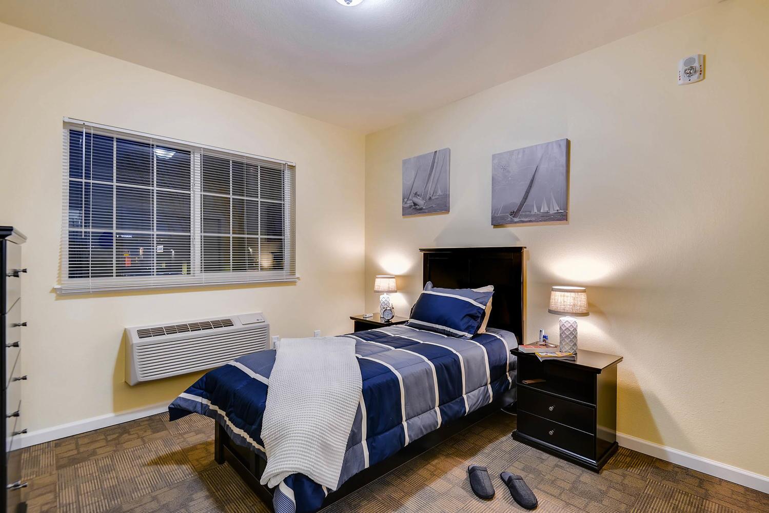 Rocky Mountain Assisted Living | Memory Care in Colorado | Lakewood Assisted Living | Wheat Ridge, Highlands Ranch, Centennial, Littleton/Lakewood, Thornton, Chestnut Hill assisted Living & Memory Care