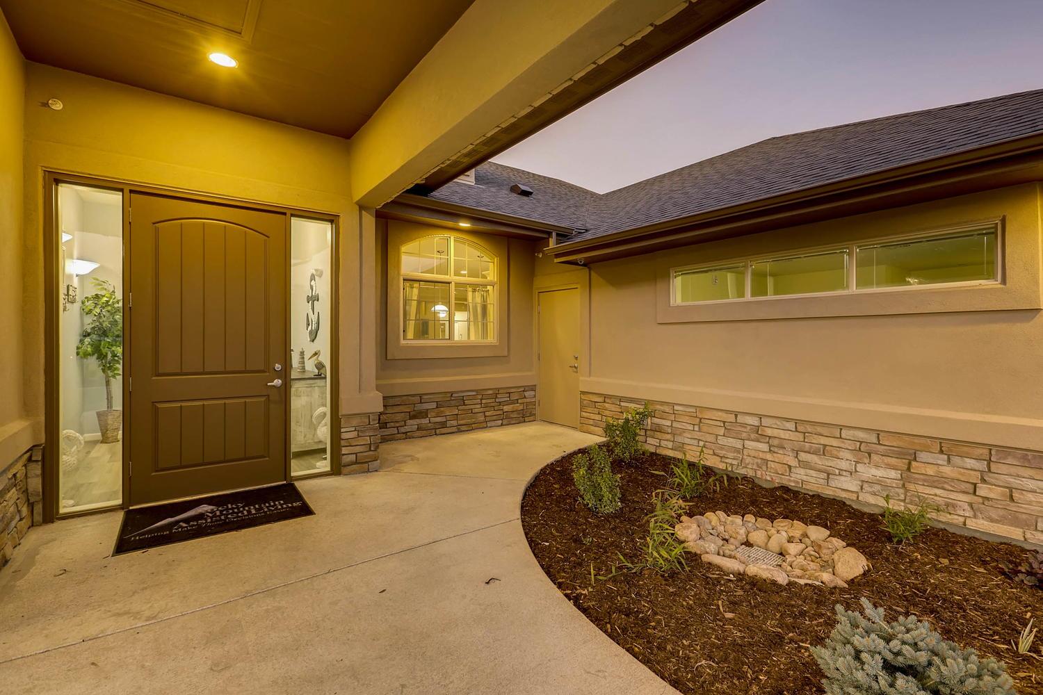 Rocky Mountain Assisted Living | Memory Care in Colorado | Lakewood Assisted Living | Wheat Ridge, Highlands Ranch, Centennial, Littleton/Lakewood, Thornton, Chestnut Hill assisted Living & Memory Care