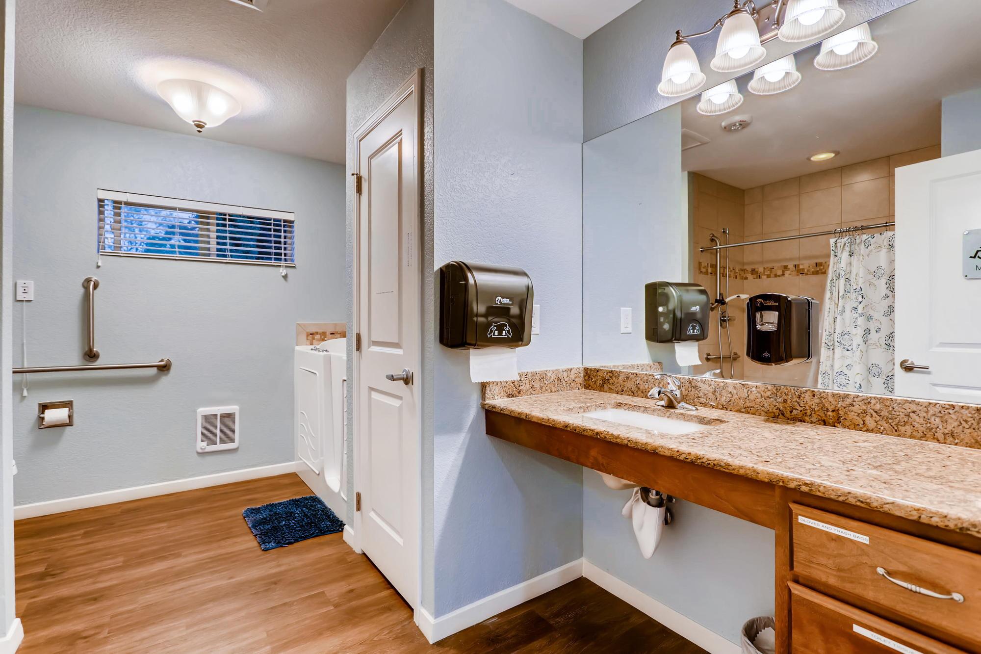 Rocky Mountain Assisted Living | Memory Care in Colorado | Lakewood Assisted Living | Wheat Ridge, Highlands Ranch, Centennial, Littleton/Lakewood, Thornton, Chestnut Hill assisted Living & Memory Care