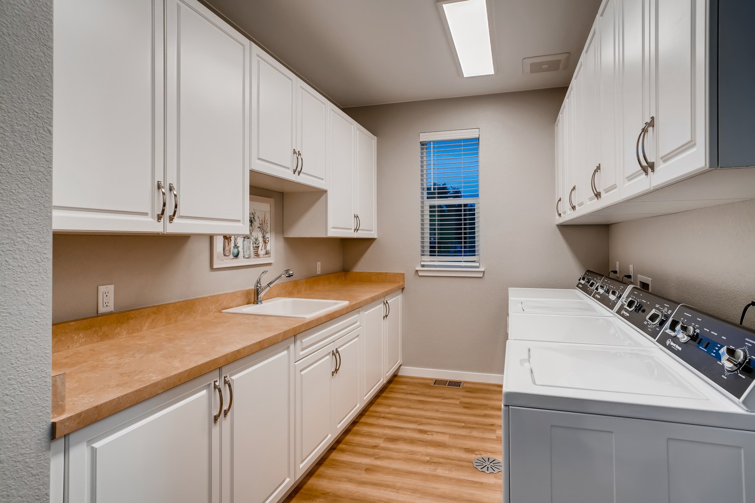 990 Saulsbury Street Lakewood CO Web Quality 002 02 Laundry Room