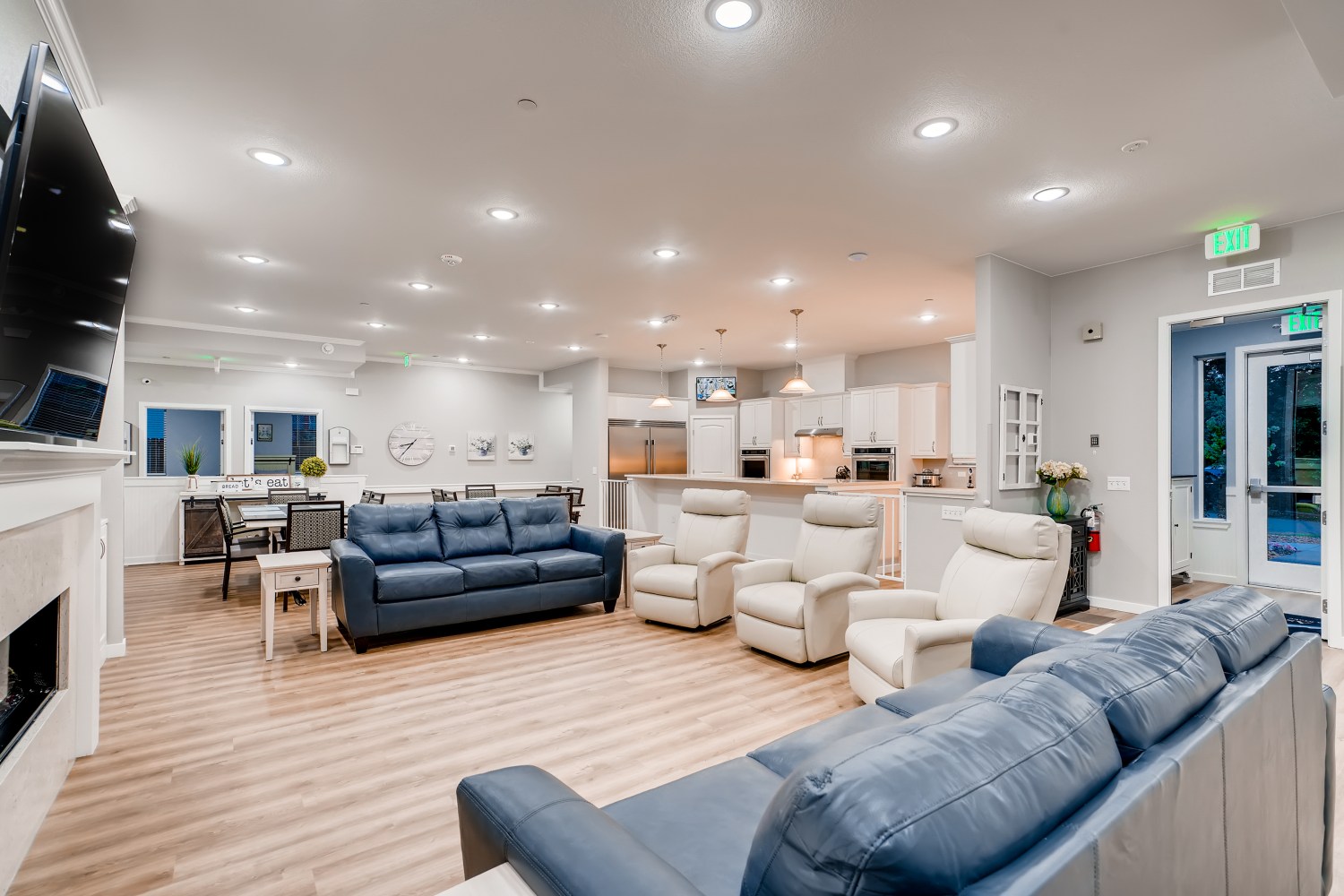 990 Saulsbury Street Lakewood CO Web Quality 003 04 Living Room