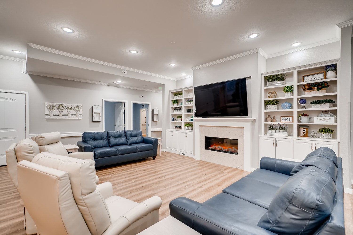 990 Saulsbury Street Lakewood CO Web Quality 004 05 Living Room