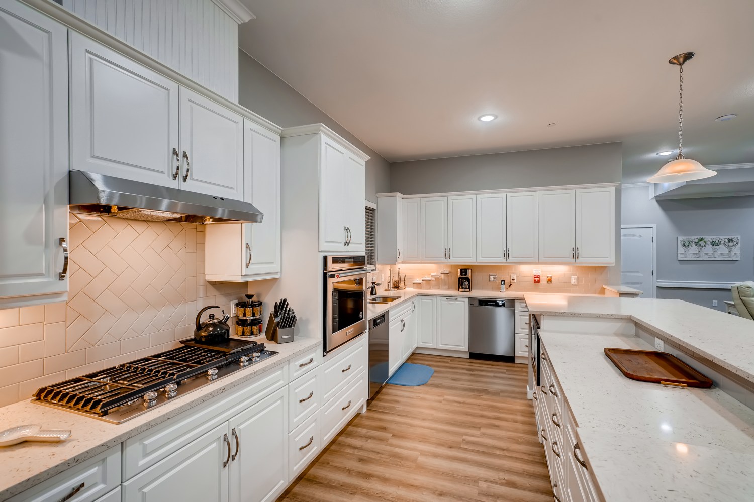 990 Saulsbury Street Lakewood CO Web Quality 007 10 Kitchen
