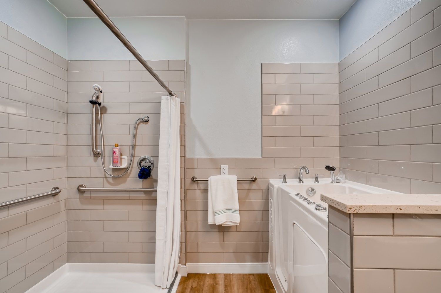 990 Saulsbury Street Lakewood CO Web Quality 018 24 Bathroom