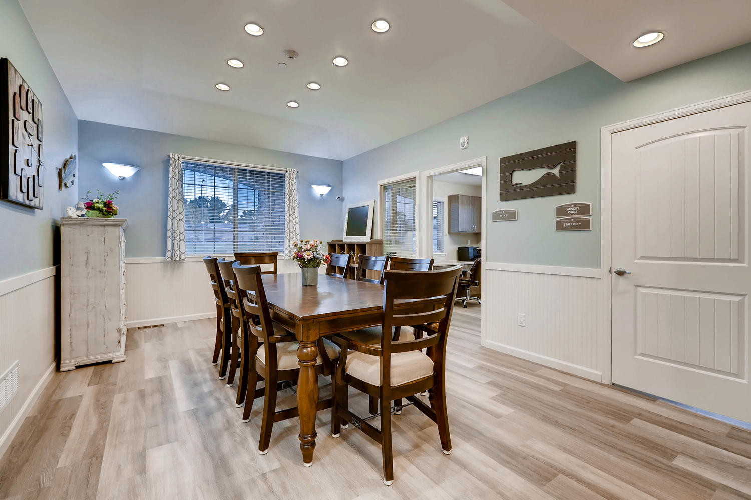 Rocky Mountain Assisted Living | Memory Care in Colorado | Lakewood Assisted Living | Wheat Ridge, Highlands Ranch, Centennial, Littleton/Lakewood, Thornton, Chestnut Hill assisted Living & Memory Care