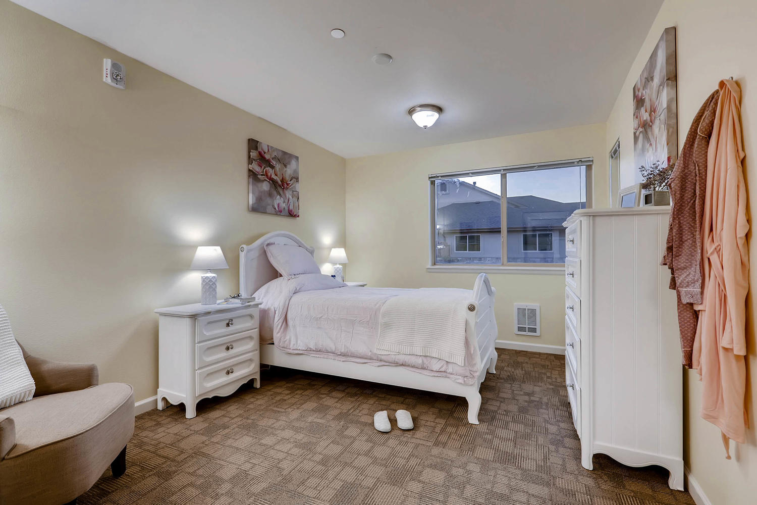 Rocky Mountain Assisted Living | Memory Care in Colorado | Lakewood Assisted Living | Wheat Ridge, Highlands Ranch, Centennial, Littleton/Lakewood, Thornton, Chestnut Hill assisted Living & Memory Care