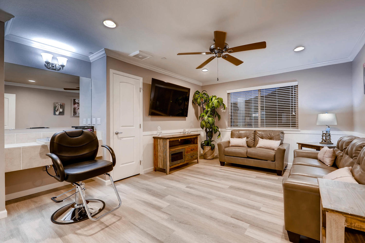 Rocky Mountain Assisted Living | Memory Care in Colorado | Lakewood Assisted Living | Wheat Ridge, Highlands Ranch, Centennial, Littleton/Lakewood, Thornton, Chestnut Hill assisted Living & Memory Care