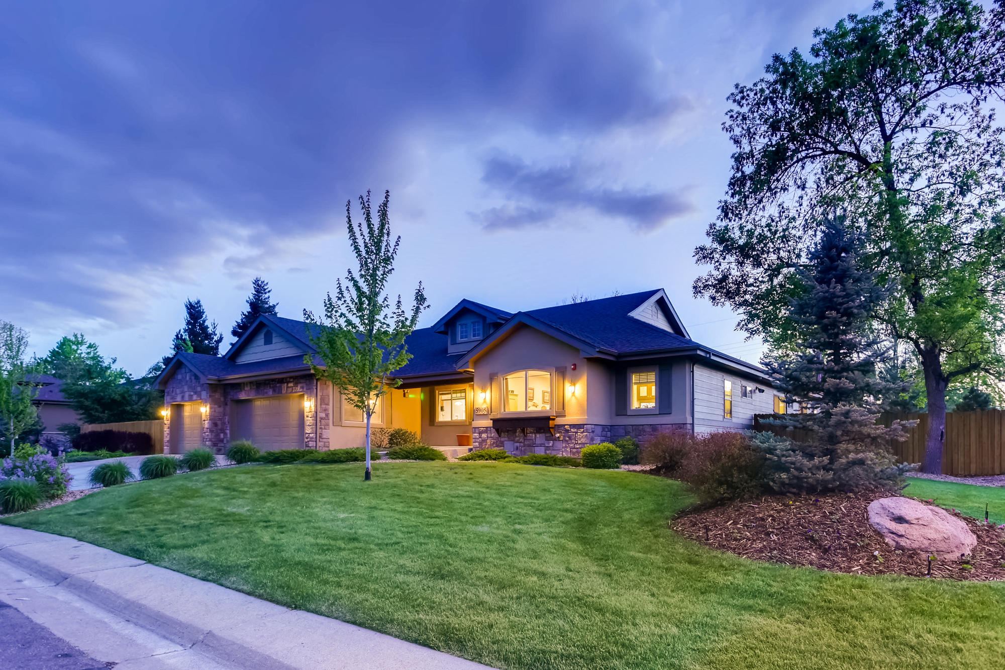 photo_47730675-2000x1333 Rocky Mountain Assisted Living | Memory Care in Colorado | Lakewood Assisted Living | Wheat Ridge, Highlands Ranch, Centennial, Littleton/Lakewood, Thornton, Chestnut Hill assisted Living & Memory Care