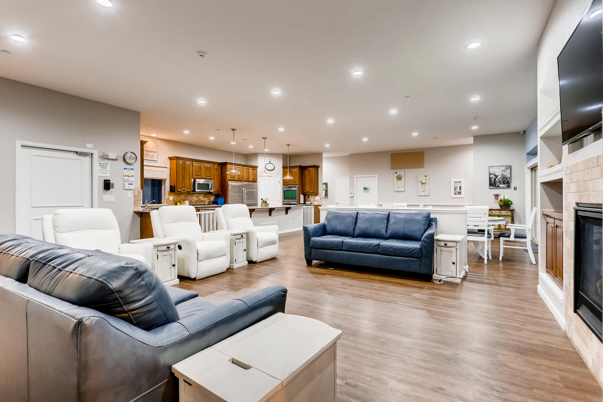 Rocky Mountain Assisted Living | Memory Care in Colorado | Lakewood Assisted Living | Wheat Ridge, Highlands Ranch, Centennial, Littleton/Lakewood, Thornton, Chestnut Hill assisted Living & Memory Care