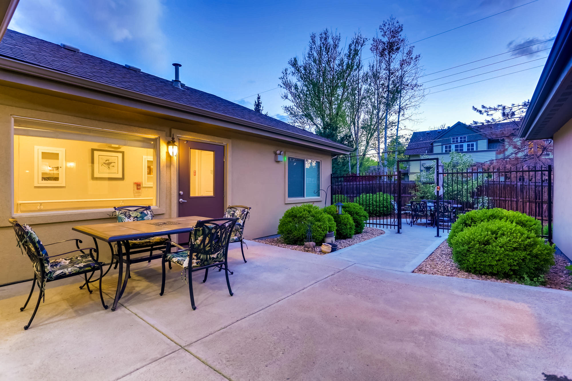 Rocky Mountain Assisted Living | Memory Care in Colorado | Lakewood Assisted Living | Wheat Ridge, Highlands Ranch, Centennial, Littleton/Lakewood, Thornton, Chestnut Hill assisted Living & Memory Care