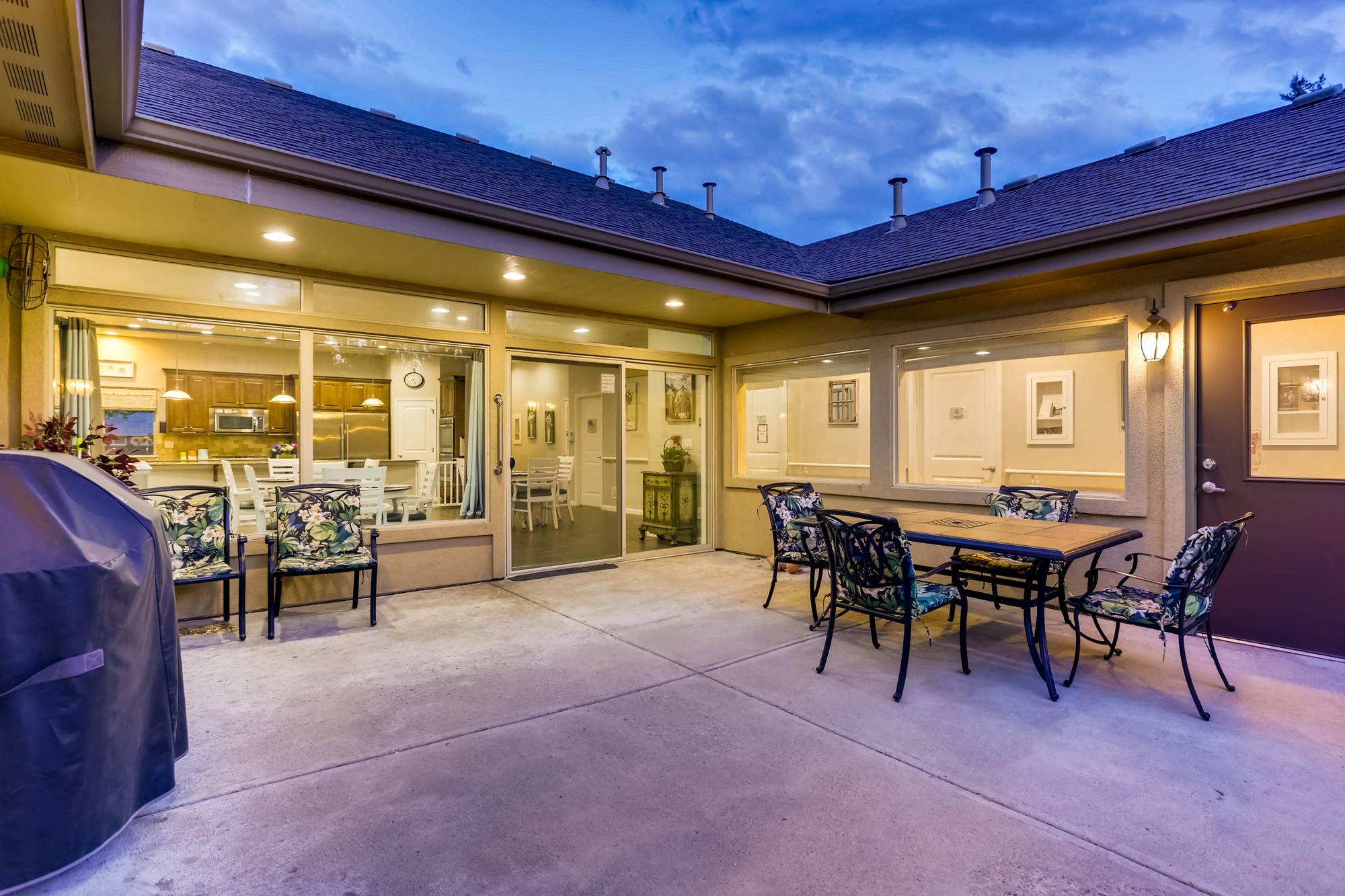 Rocky Mountain Assisted Living | Memory Care in Colorado | Lakewood Assisted Living | Wheat Ridge, Highlands Ranch, Centennial, Littleton/Lakewood, Thornton, Chestnut Hill assisted Living & Memory Care