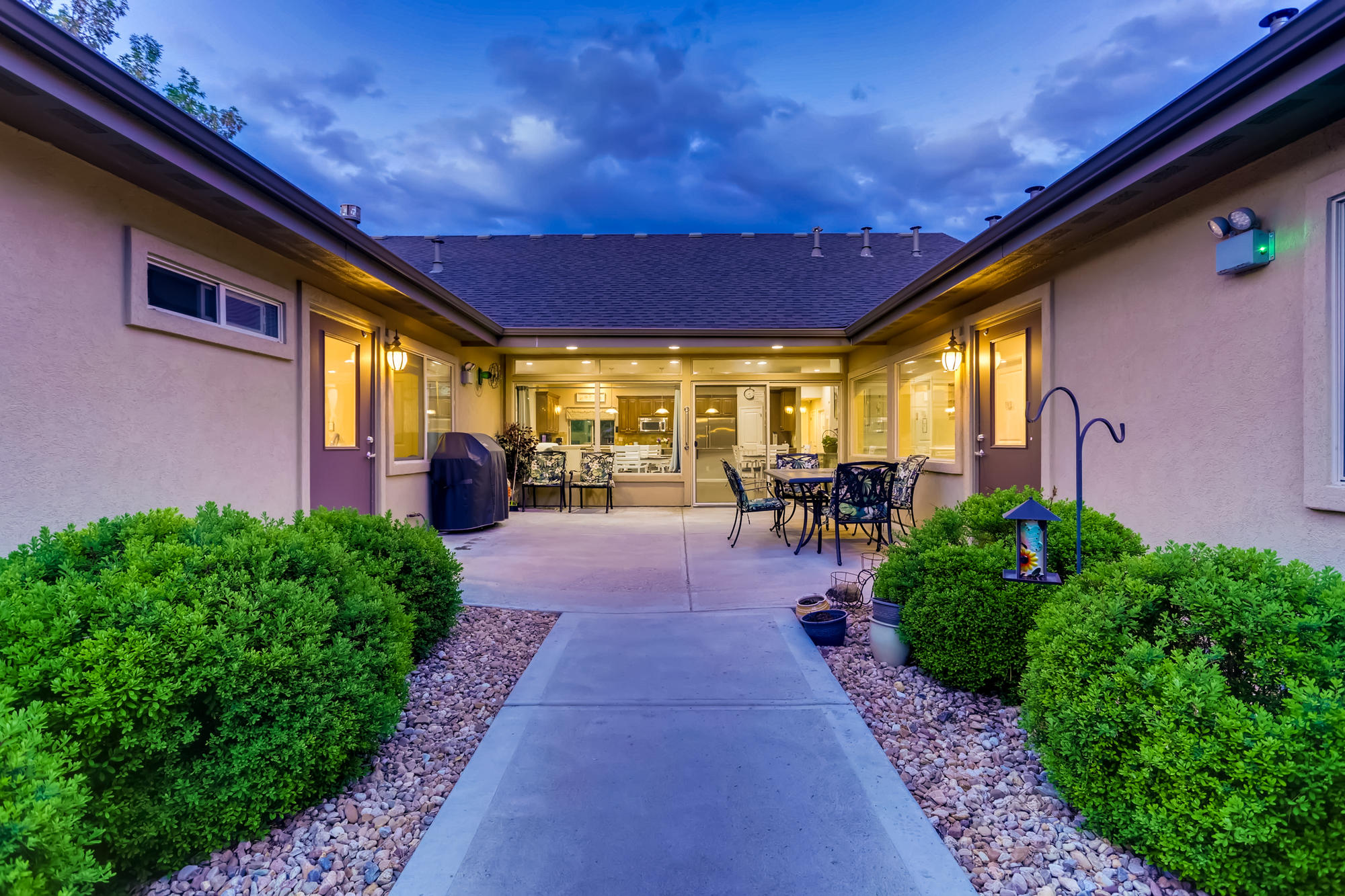 Rocky Mountain Assisted Living | Memory Care in Colorado | Lakewood Assisted Living | Wheat Ridge, Highlands Ranch, Centennial, Littleton/Lakewood, Thornton, Chestnut Hill assisted Living & Memory Care
