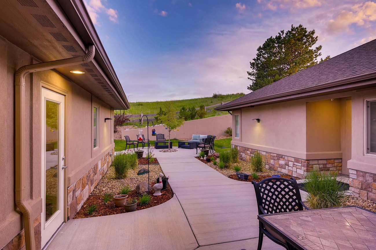 Rocky Mountain Assisted Living | Memory Care in Colorado | Lakewood Assisted Living | Wheat Ridge, Highlands Ranch, Centennial, Littleton/Lakewood, Thornton, Chestnut Hill assisted Living & Memory Care