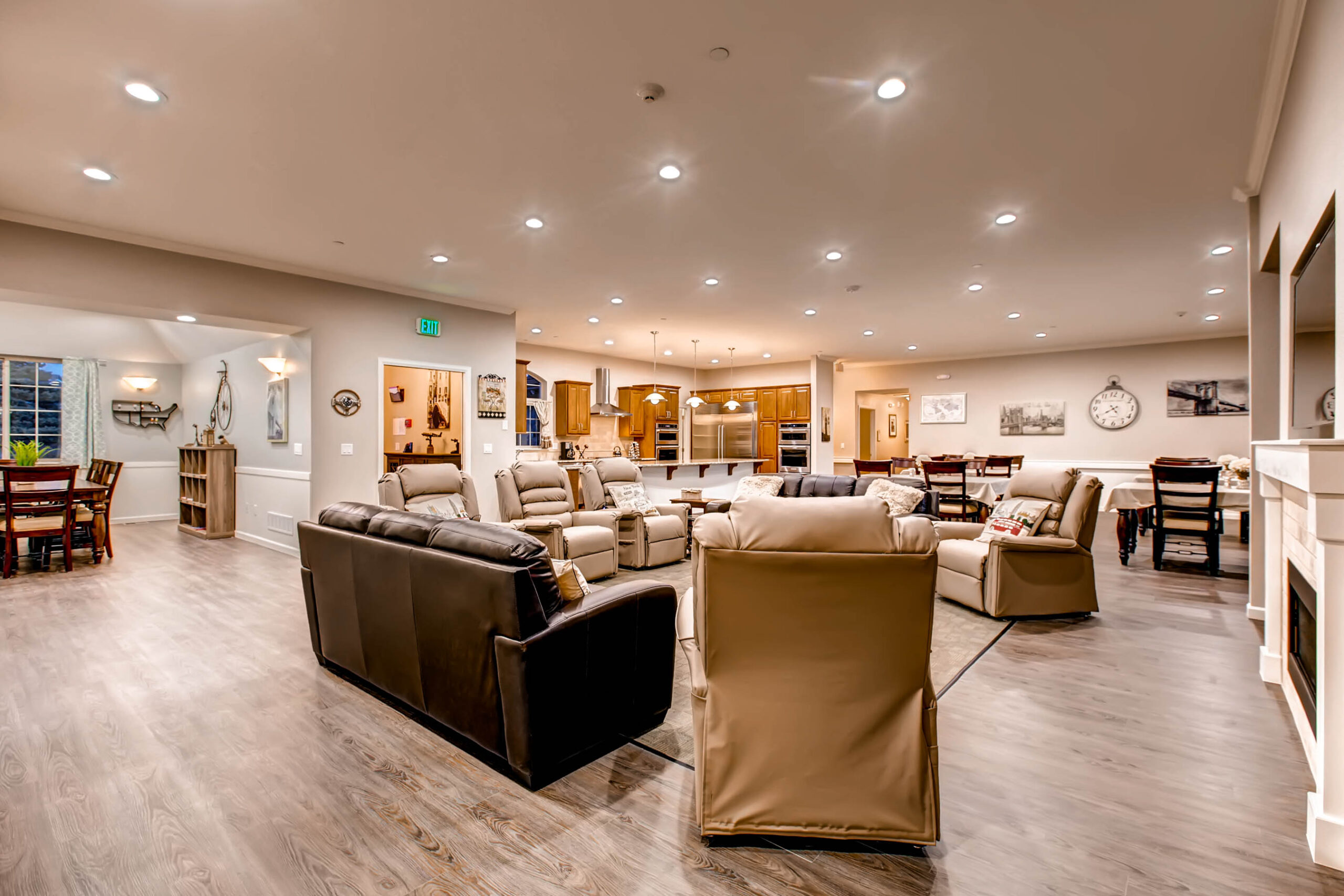 6824 Chestnut Hill St print 007 13 Living Room 2700x1800 300dpi