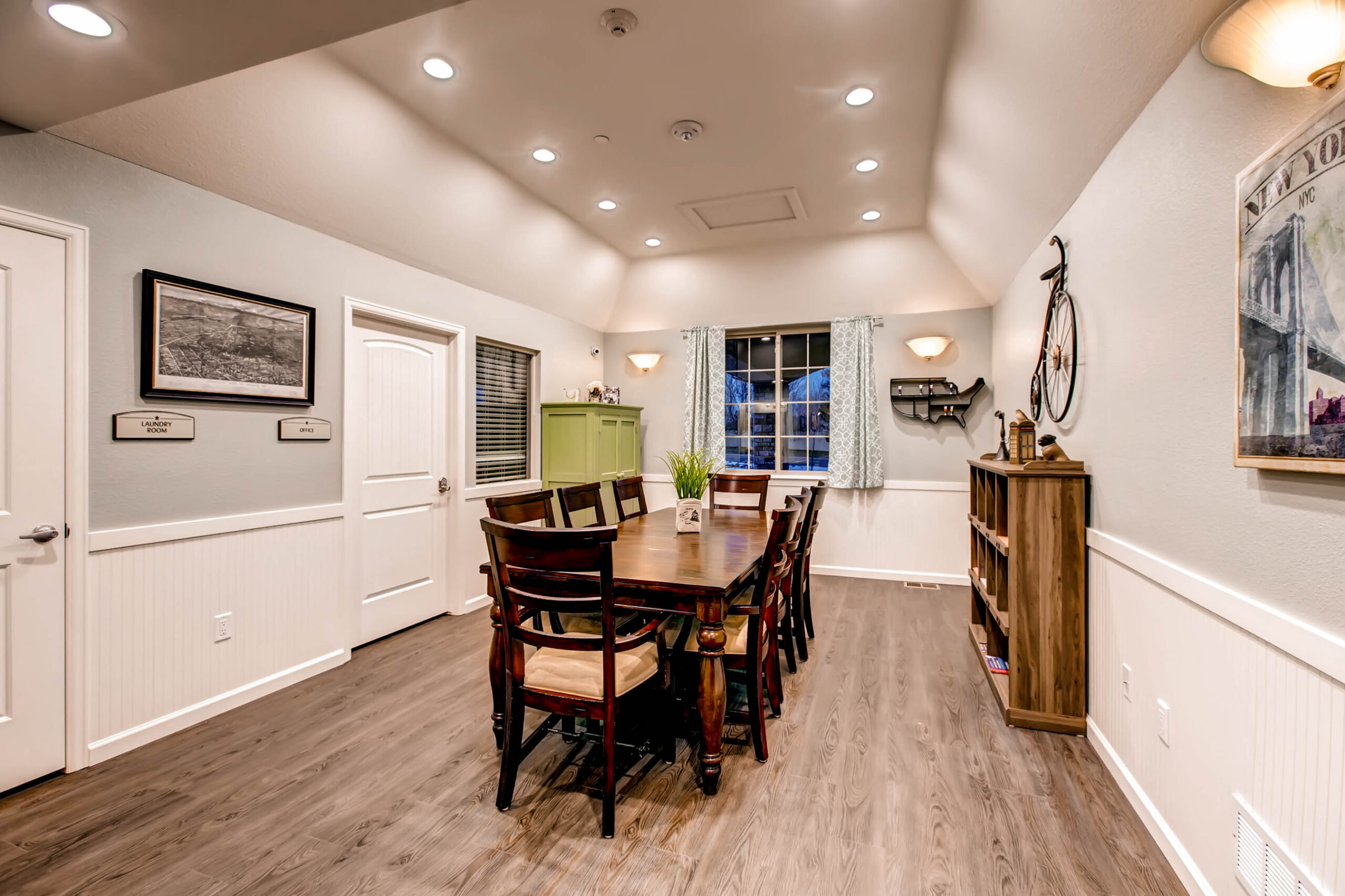 6824 Chestnut Hill St print 015 8 Breakfast Area 2700x1800 300dpi