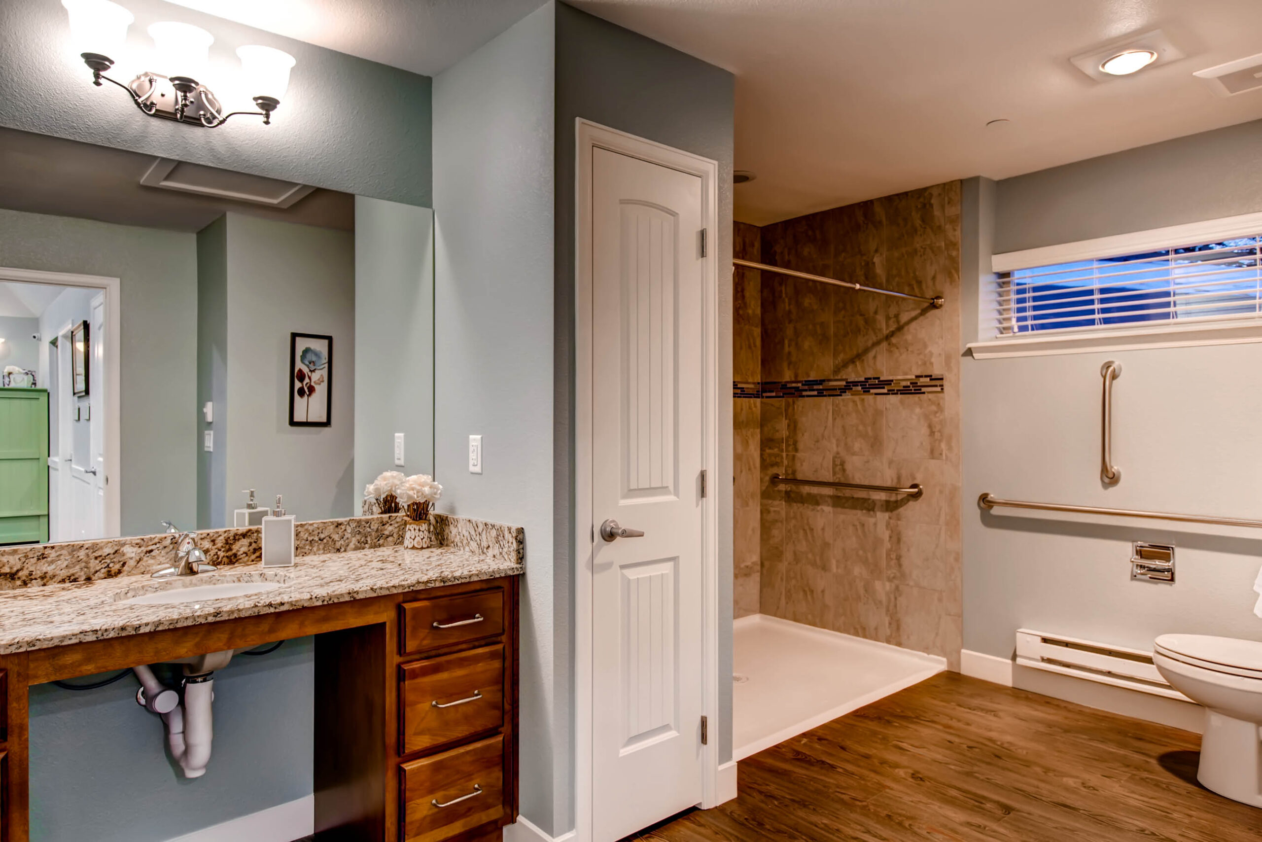 6824 Chestnut Hill St print 026 27 Bathroom 2700x1801 300dpi