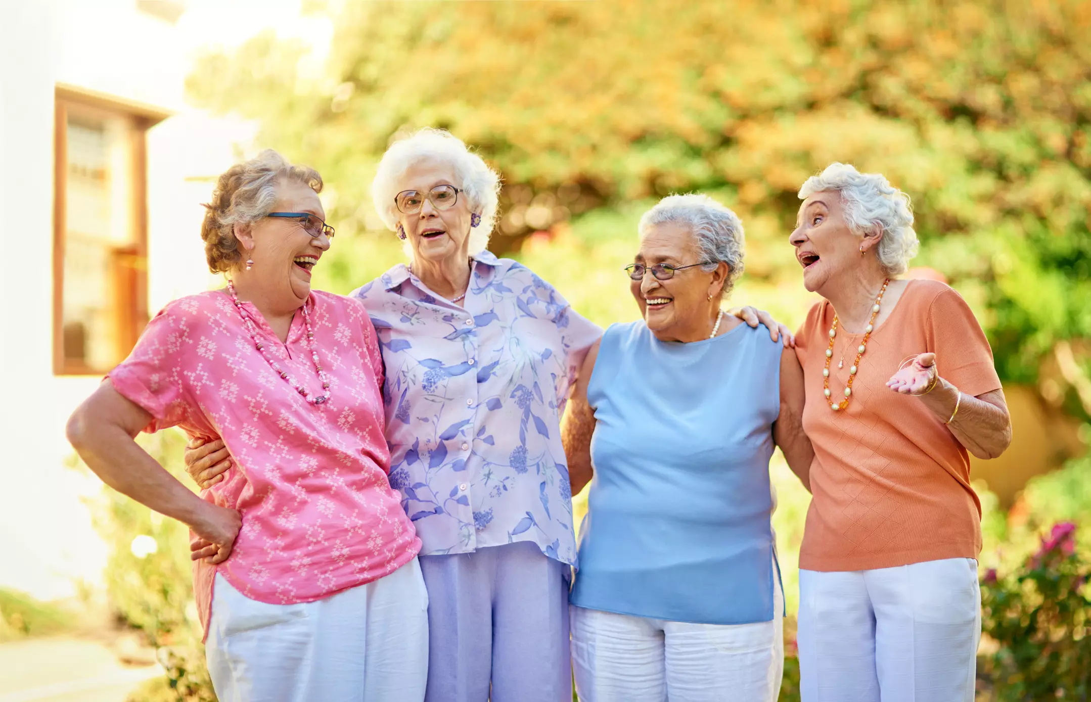 What Is the Difference Between a Retirement Community and Assisted Living