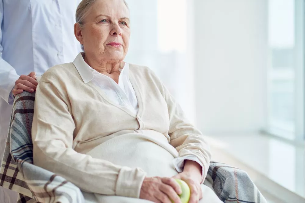 what are the disadvantages of assisted living