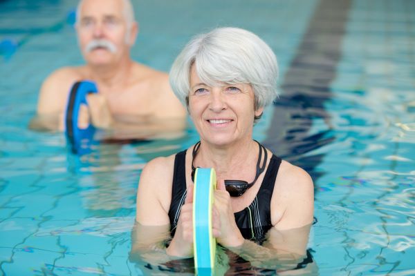 5 Health Benefits of Hydrotherapy for Seniors