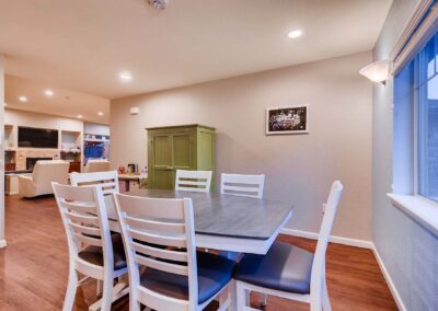 Memory care dining room in Lakewood, CO