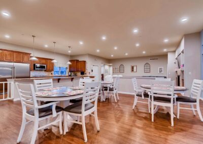 Memory care breakfast area in Lakewood, CO