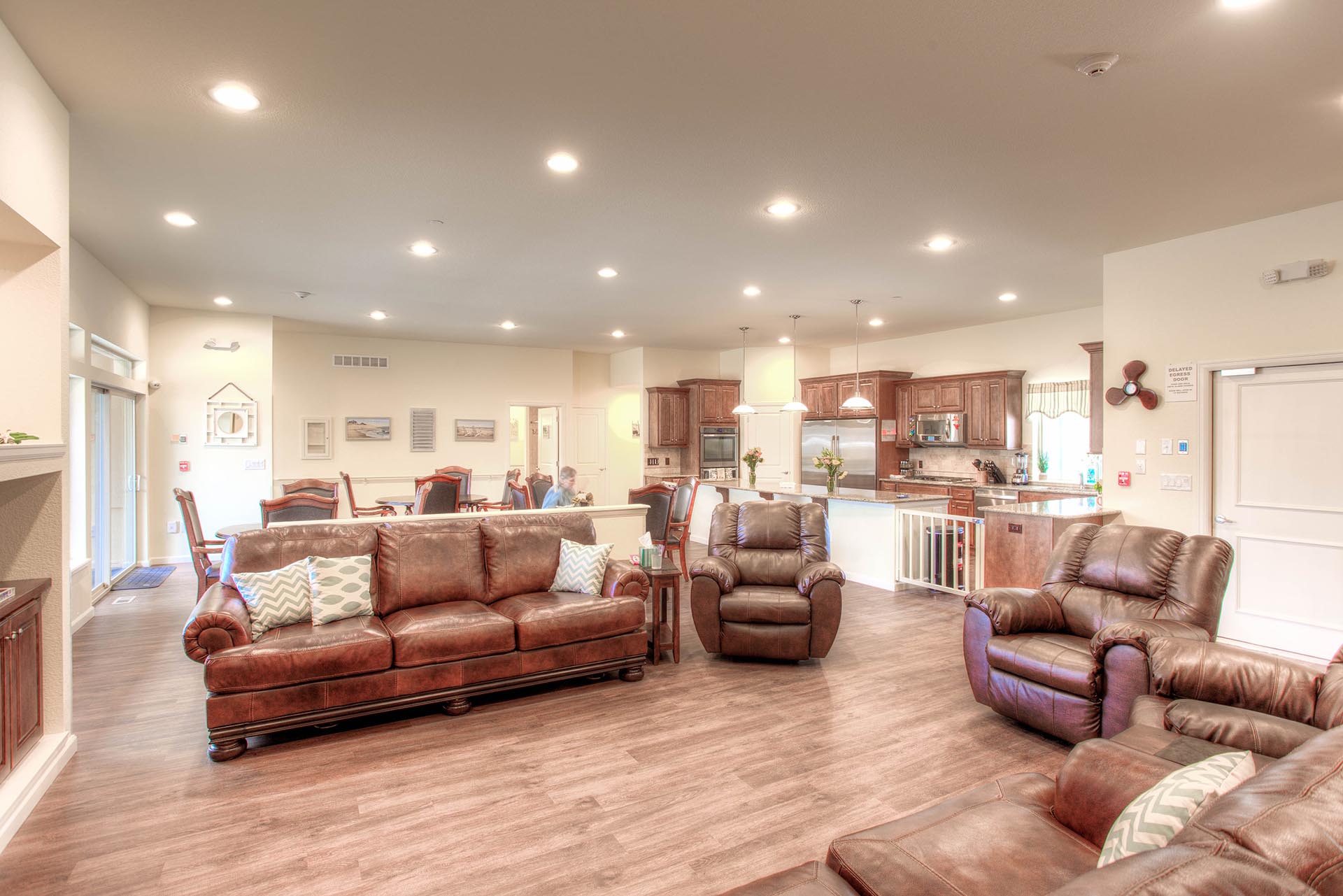 Memory care great room in Lakewood, CO