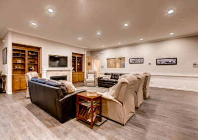 Memory care living room in Highlands Ranch, CO