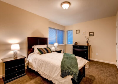 Memory care bedroom in Highlands Ranch, CO