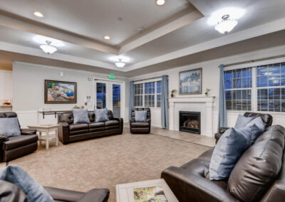 Assisted living and memory care living room in Wheat Ridge, CO