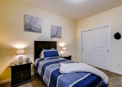 Assisted living and memory care bedroom in Wheat Ridge, CO