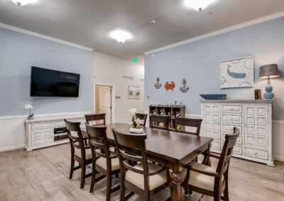 Assisted living and memory care craft room in Wheat Ridge, CO