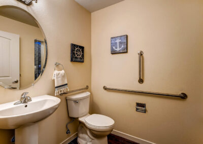 Assisted living and memory care bathroom in Lakewood, CO