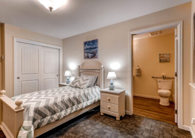 Assisted living and memory care bedroom in Lakewood, CO