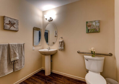 Assisted living and memory care bathroom in Lakewood, CO