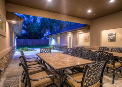 Assisted living and memory care community patio in Lakewood, CO