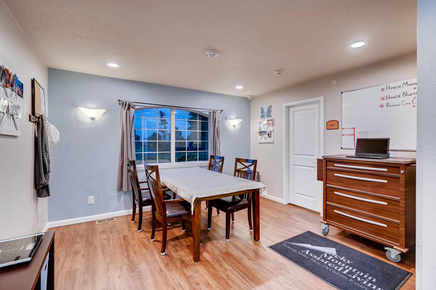 Dining area at a Rocky Mountain Assisted Living and Memory Care home