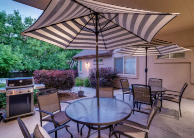 Assisted living community patio in Lakewood, CO
