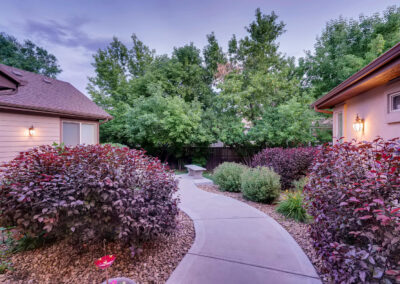 Assisted living community patio in Lakewood, CO