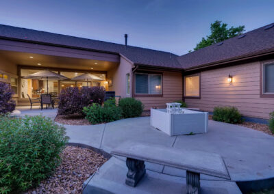 Assisted living community patio in Lakewood, CO