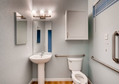 Memory care bathroom in Lakewood, CO