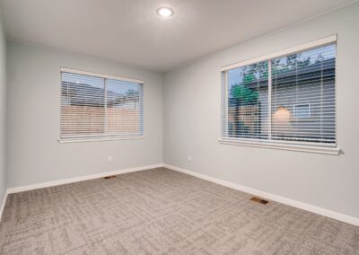 Memory care bedroom in Lakewood, CO