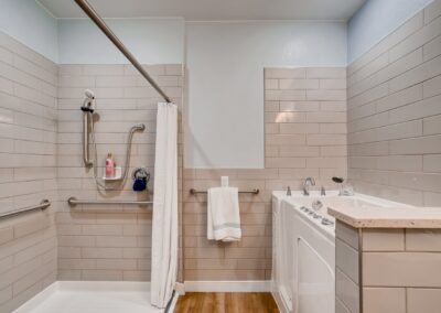 Memory care bathroom in Lakewood, CO