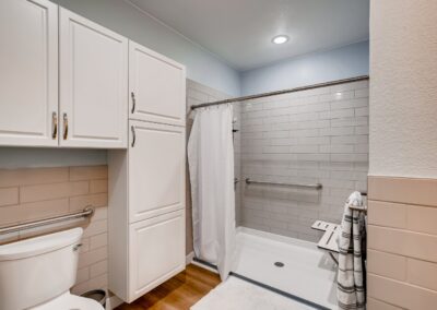 Memory care bathroom in Lakewood, CO