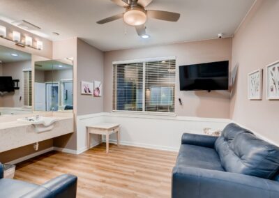 Memory care salon in Lakewood, CO