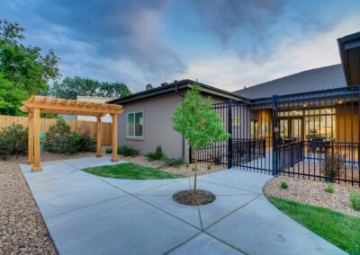 Memory care community patio in Lakewood, CO