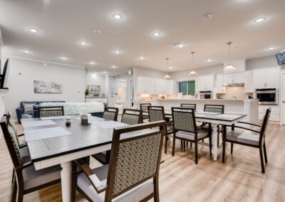 Assisted living dining room in Lakewood, CO